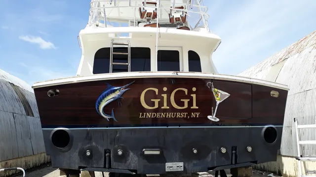GiGi yacht transom name lettering with marlin graphic