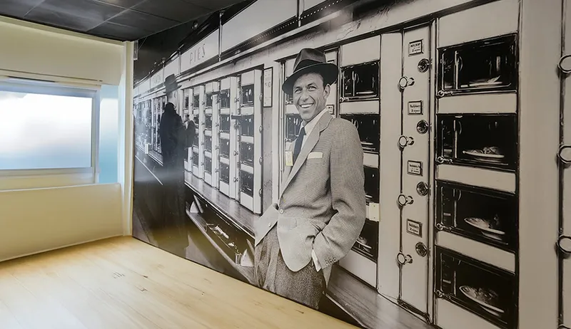 Frank Sinatra automat wall mural